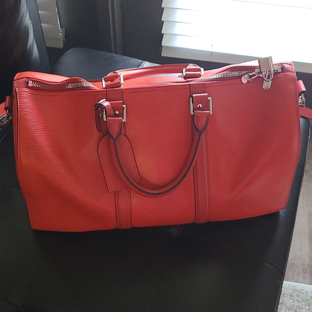 Authentic Louis Vuitton Supreme red duffle bag - Picture 4 of 5